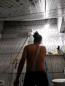 Snapshot of Vanzinho83 chatting on 04/16/26, 02:34 Vanzinho83 online show from 04/16/26, 02:34