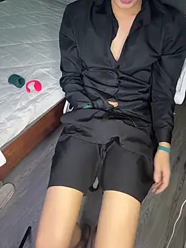 tuanhip online show from 05/08/26, 02:15