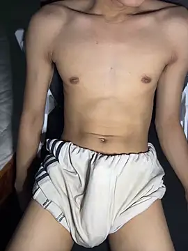 tuanhip online show from 04/18/26, 03:09