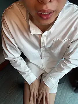 tuanhip online show from 05/19/26, 03:57