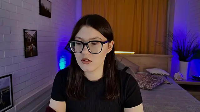 Snapshot of JennyGibson chatting on 04/14/26, 05:12 JennyGibson online show from 04/14/26, 05:12