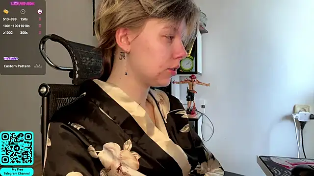 MadalynNosel online show from 04/15/26, 07:03