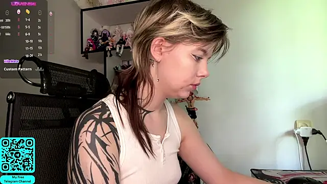 MadalynNosel online show from 05/17/26, 07:19