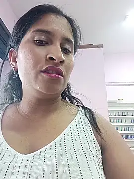 SofiaMendez1  online show from 05/26/26, 02:37