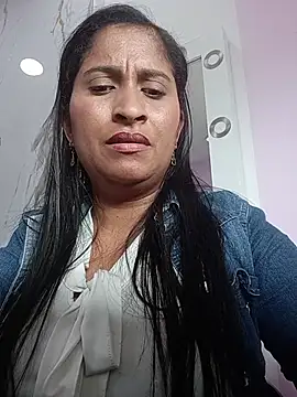 SofiaMendez1  online show from 05/16/26, 06:18