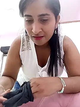 SofiaMendez1  online show from 04/21/26, 03:51