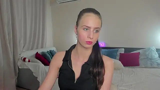 LoveBettie online show from 06/11/26, 03:20