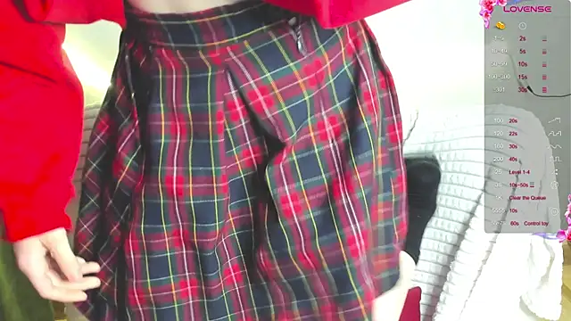 MiaKimiko online show from 05/17/26, 01:38
