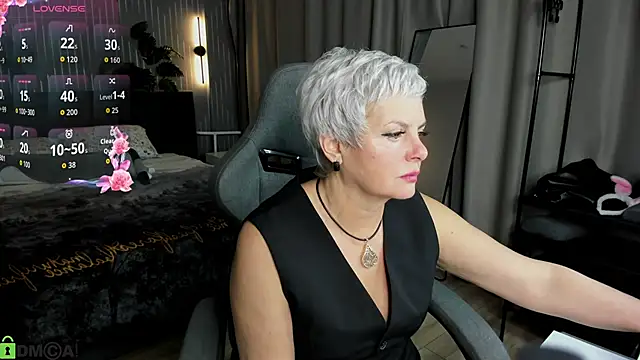 Snapshot of Linda_Zef1r chatting on 05/30/26, 01:01 Linda Zef1r online show from 05/30/26, 01:01