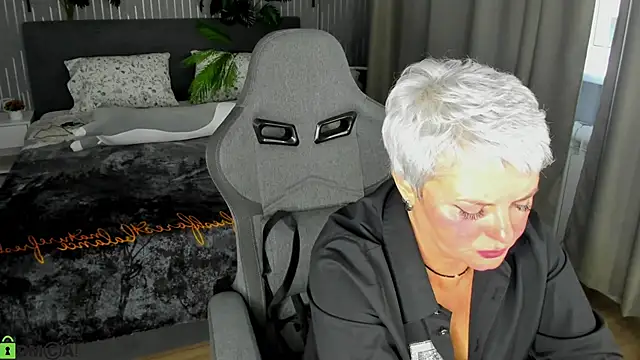 Snapshot of Linda_Zef1r chatting on 05/06/26, 01:31 Linda Zef1r online show from 05/06/26, 01:31
