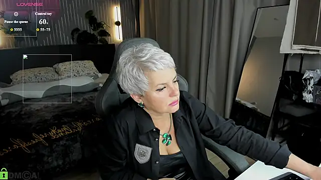Snapshot of Linda_Zef1r chatting on 05/31/26, 01:11 Linda Zef1r online show from 05/31/26, 01:11