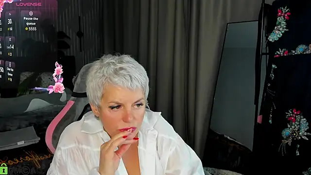 Snapshot of Linda_Zef1r chatting on 05/03/26, 01:22 Linda Zef1r online show from 05/03/26, 01:22