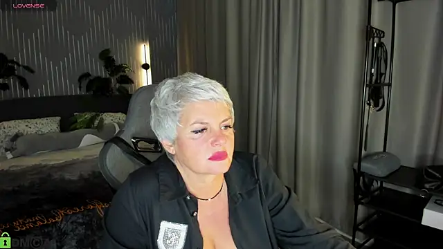 Snapshot of Linda_Zef1r chatting on 05/12/26, 09:37 Linda Zef1r online show from 05/12/26, 09:37