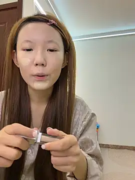 linlian3 online show from 04/12/26, 12:52