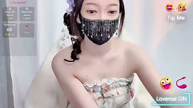 Snapshot of luckyuyu66 chatting on 04/03/26, 12:33 luckyuyu66 online show from 04/03/26, 12:33