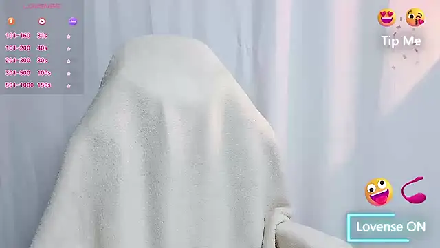 Snapshot of luckyuyu66 chatting on 04/06/26, 01:12 luckyuyu66 online show from 04/06/26, 01:12