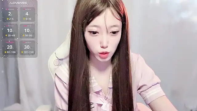 Snapshot of luckyuyu66 chatting on 05/27/26, 01:40 luckyuyu66 online show from 05/27/26, 01:40