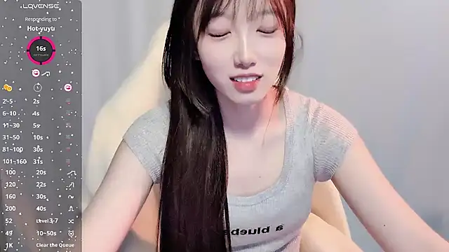 Snapshot of luckyuyu66 chatting on 05/03/26, 02:42 luckyuyu66 online show from 05/03/26, 02:42