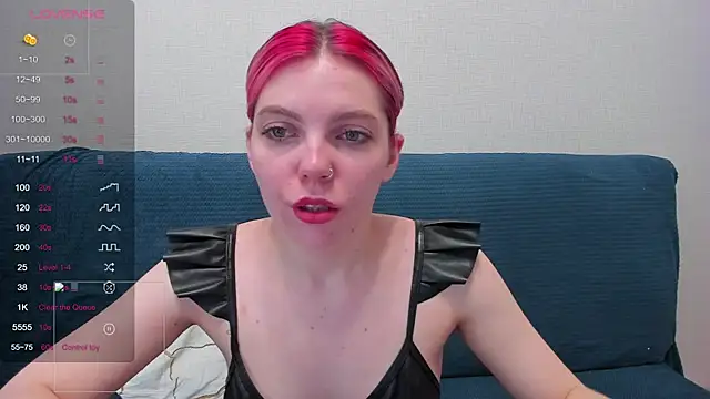 Snapshot of Marie_Reyess chatting on 06/08/26, 05:30 Marie Reyess online show from 06/08/26, 05:30