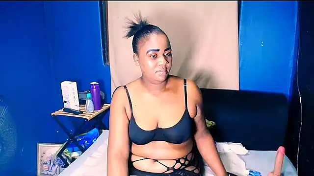 Snapshot of Ebonyskye69 chatting on 06/12/26, 03:21 Ebonyskye69 online show from 06/12/26, 03:21