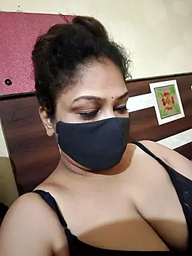 SluttySonam online show from 05/01/26, 09:14