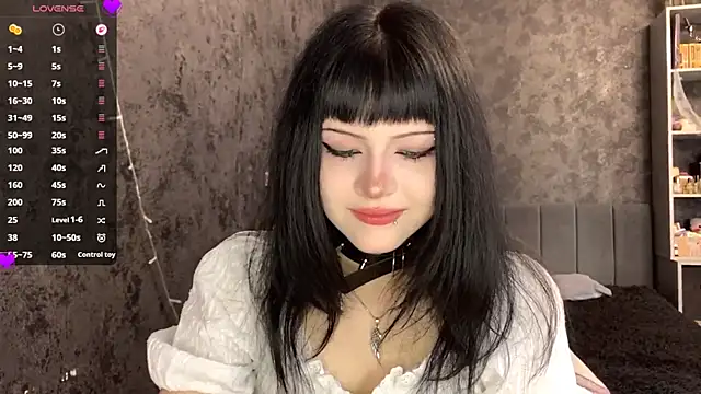 EmilyEmbears online show from 06/09/26, 04:57