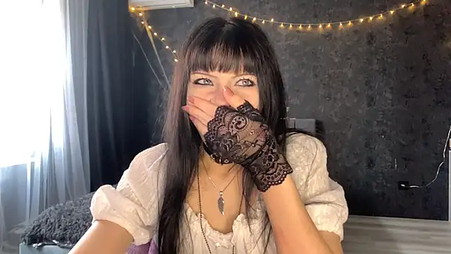 EmilyEmbears online show from 05/07/26, 05:44