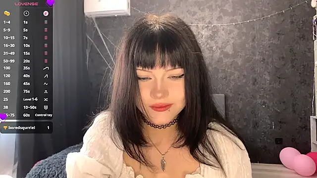 EmilyEmbears online show from 05/19/26, 06:31