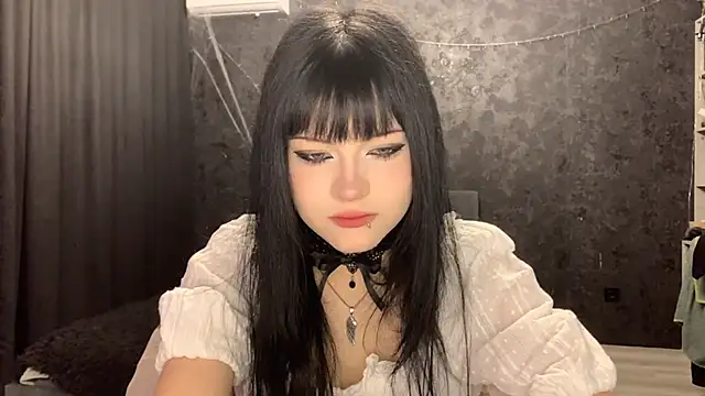 EmilyEmbears online show from 04/21/26, 05:14