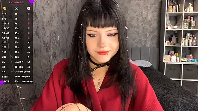 EmilyEmbears online show from 06/02/26, 07:30