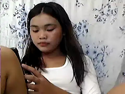 Snapshot of AsianPinay18 chatting on 04/26/26, 05:05 AsianPinay18 online show from 04/26/26, 05:05