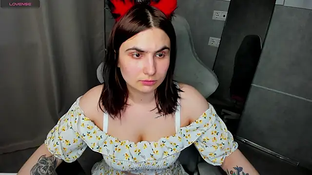 Snapshot of Alisa_Froks chatting on 04/06/26, 09:21 Alisa Froks online show from 04/06/26, 09:21