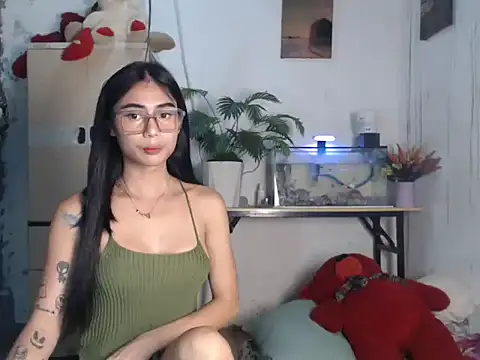 Snapshot of Martha4you chatting on 06/17/26, 02:27 Martha4you online show from 06/17/26, 02:27