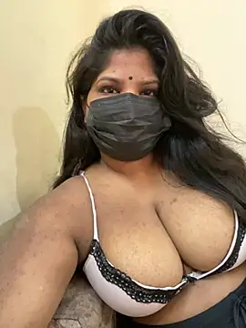 Snapshot of Shalu_naughty69 chatting on 07/13/26, 03:28 Shalu naughty69 online show from 07/13/26, 03:28