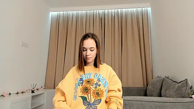 RoyceKintzel online show from 04/06/26, 05:36