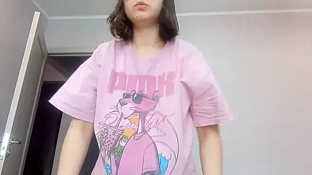 Snapshot of LezlieEllegood chatting on 04/10/26, 03:24 LezlieEllegood online show from 04/10/26, 03:24