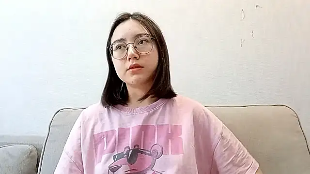 Snapshot of LezlieEllegood chatting on 04/11/26, 02:41 LezlieEllegood online show from 04/11/26, 02:41