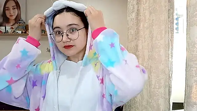 Snapshot of LezlieEllegood chatting on 04/12/26, 02:09 LezlieEllegood online show from 04/12/26, 02:09