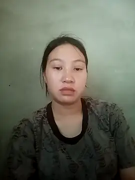 lucynguyen2 online show from 04/02/26, 09:38