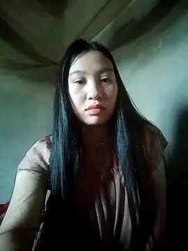 lucynguyen2 online show from 04/03/26, 02:18