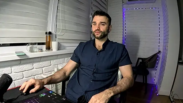 Snapshot of DaddySlava chatting on 04/13/26, 06:01 DaddySlava online show from 04/13/26, 06:01