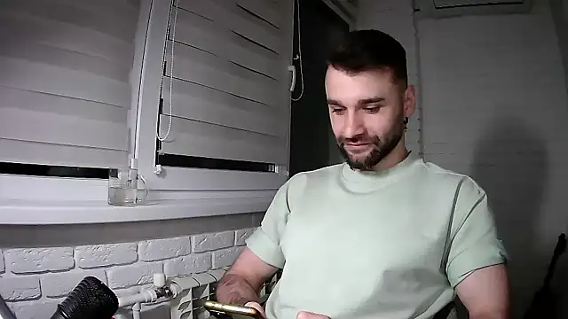 Snapshot of DaddySlava chatting on 04/03/26, 08:15 DaddySlava online show from 04/03/26, 08:15