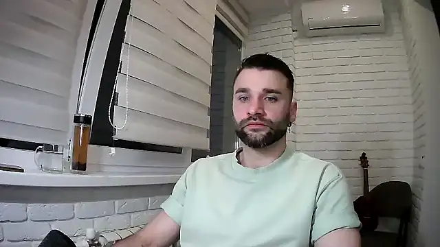 Snapshot of DaddySlava chatting on 04/04/26, 05:08 DaddySlava online show from 04/04/26, 05:08