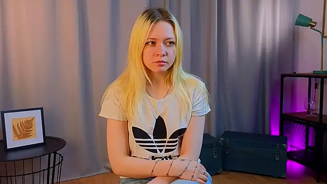 Snapshot of OliviaCaffery chatting on 04/11/26, 03:16 OliviaCaffery online show from 04/11/26, 03:16