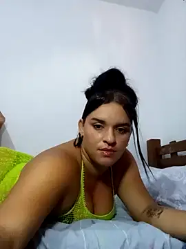 Snapshot of thamysexx chatting on 04/13/26, 01:48 thamysexx online show from 04/13/26, 01:48