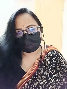 Snapshot of monisha_cam chatting on 06/18/26, 05:40 monisha cam online show from 06/18/26, 05:40
