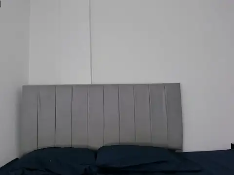 jazlycute   online show from 04/28/26, 10:52