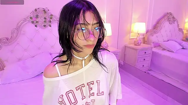 EstherValliere online show from 04/11/26, 01:26