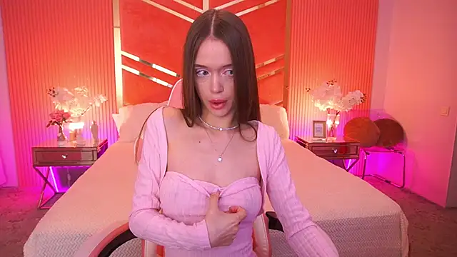 Snapshot of LunarDolly chatting on 04/08/26, 06:37 LunarDolly online show from 04/08/26, 06:37