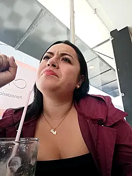 Lesli 26 online show from 04/10/26, 01:29